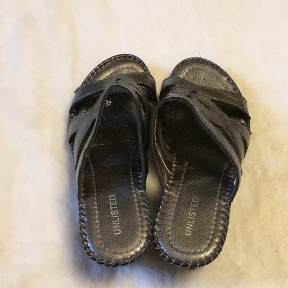 Unlisted wedge sandal. - Picture 6 of 6